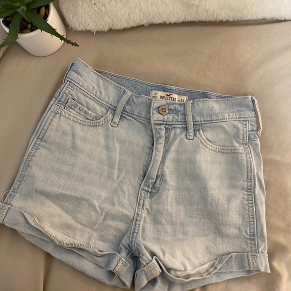 hollister high waisted denim shorts